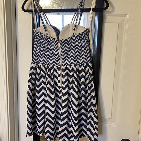 Hello Molly Chevron Print Mini Dress ~ Small - Picture 3 of 5